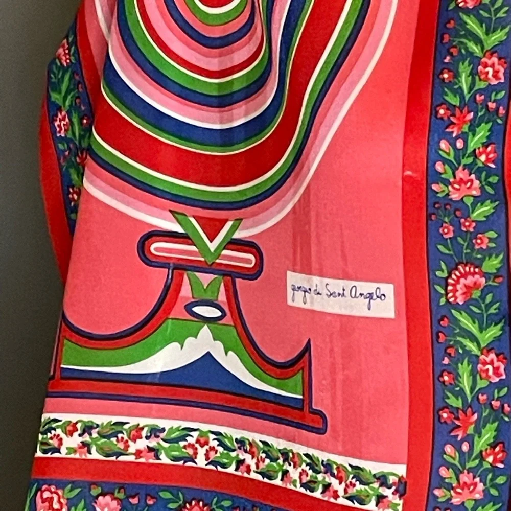 Stunning Vintage Giorgio Sant Angelo Scarf 15 In by 44 In Excellent Condition